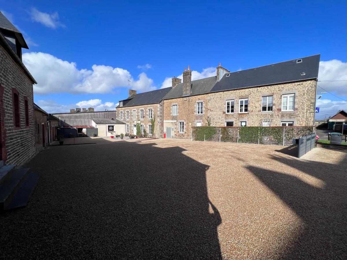 Hotel Au Pere Tranquille Tinchebray-Bocage Exterior foto